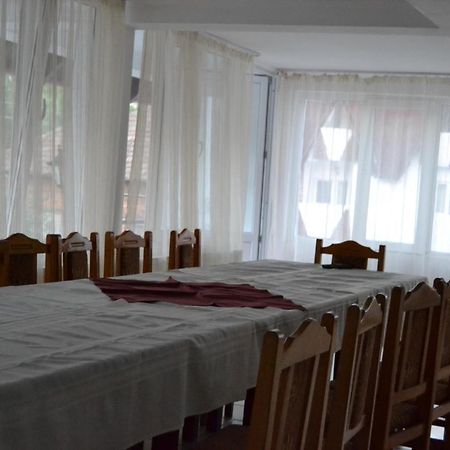 Pensiunea Iuliana Căpăţîneni-Ungureni Exterior foto